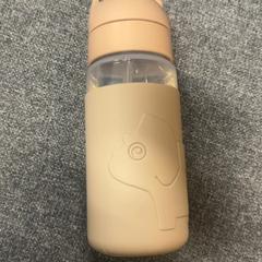 Üveg Bruin, amint azt IKEA Duiven az iLost segítségével jelentette.