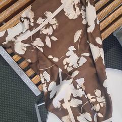 Schal Bruin met bloemen, gemeldet von IKEA Wilrijk über iLost