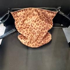 Táska Bruine panterprint, amint azt Qbuzz GD Groningen HS az iLost segítségével jelentette.