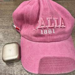 Cap + earphone, come riportato da MEININGER Hotel Roma Termini utilizzando iLost