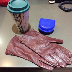 Becher, Handschuhe, Zahnspange, as reported by MEININGER Hotel Berlin "Mitte" Humboldthaus using iLost