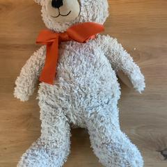 곰돌이 인형 Bear, iLost를 사용하여 MEININGER Hotel Köln West에 보고됨