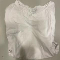 Tshirt White, amint azt MEININGER Hotel Brussels City Center az iLost segítségével jelentette.