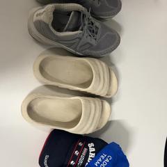 Zapatos de home, Pantuflas & Gorra masculina, segundo informou Silver Sands Beach usando iLost