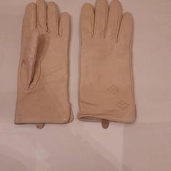 Hansker, som rapportert av Van der Valk Hotel Schiphol ved bruk av iLost