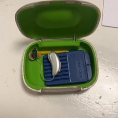 Audífono, segundo informou Koninklijk Theater Carré usando iLost