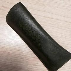 Glasögonfodral med glasögon, rapporterat av Qbuzz Fryslân med iLost