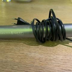 Alisador de cabelo Grey remington, como reportado por MEININGER Hotel Berlin East Side Gallary utilizando o iLost