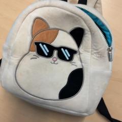 Hátizsák, amint azt RET az iLost segítségével jelentette.