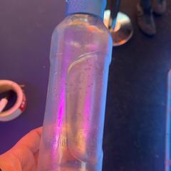 Fles Quechua, zoals gemeld door Schaatsbaan Rotterdam met iLost