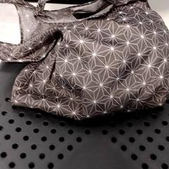 حقائب حمل وحقائب اليد، كما تم الإبلاغ عنه بواسطة Arriva Infoshop Enschede عبر iLost
