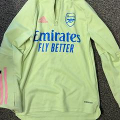 Sweater, as reported by Burgers' Zoo using iLost