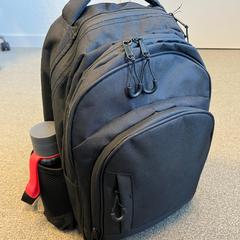 Ryggsekk Zwart met inhoud, som rapportert av Gemeente Noordwijk ved bruk av iLost