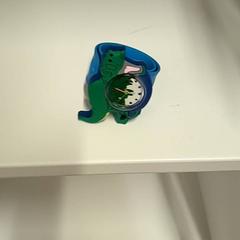 Hračkářské hodinky Dino kinder horloge, jak nahlášeno IKEA Utrecht pomocí iLost