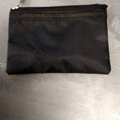 Etui met gehoorapparaat, ha sido reportado por Arriva Friesland / Groningen con iLost