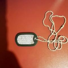 Nyaklánc, amint azt Apenheul az iLost segítségével jelentette.