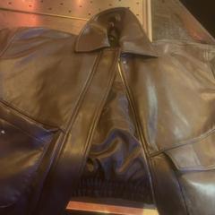 Giacca Bruin, come riportato da Café Leentje utilizzando iLost