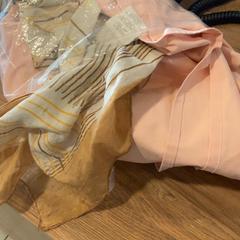 Svazek oblečení Rose, jak nahlášeno MEININGER Hotel Marseille Centre la Joliette pomocí iLost