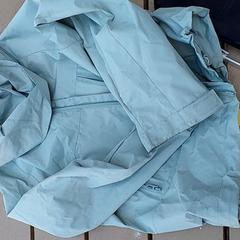 Kleding - Regenjas, como reportado por Centraal magazijn utilizando o iLost