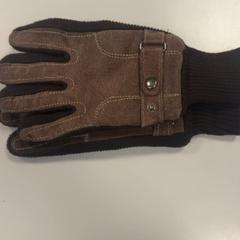 Glove Bruin leer, as reported by Vrije Universiteit Amsterdam using iLost