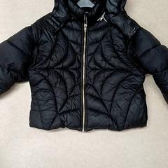 Jaqueta, segons ha informat Qbuzz GD Groningen Peizerweg mitjançant iLost