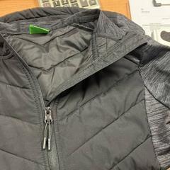 Kurtka, zgłoszono przez Sheraton Brussels Airport Hotel przy użyciu iLost