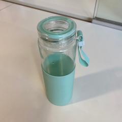Drinking bottle turquoise, as reported by Cursus en vergadercentrum Domstad using iLost