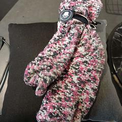 Calcetines, ha sido reportado por Conscious Hotel Westerpark con iLost