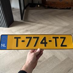 Kentekenplaat, segons s'ha informat a iLost