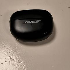 سماعات أذن لاسلكية Bose، كما تم الإبلاغ عنه بواسطة Koninklijk Theater Carré عبر iLost