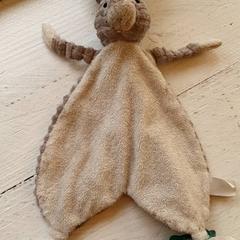 ブランケット がiLostで DierenPark Amersfoort によって報告されました