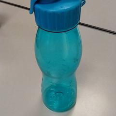 زجاجة ماء Blauw، كما تم الإبلاغ عنه بواسطة Vrije Universiteit Amsterdam عبر iLost