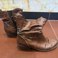 Skor (underkategori) bruin, rapporterat av WestCord Hotel Eindhoven med iLost