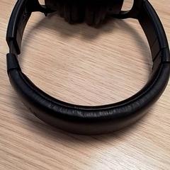 Hodetelefoner Zwart, som rapportert av Qbuzz Fryslân ved bruk av iLost