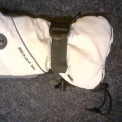 Kesztyű, amint azt SnowWorld Landgraaf az iLost segítségével jelentette.