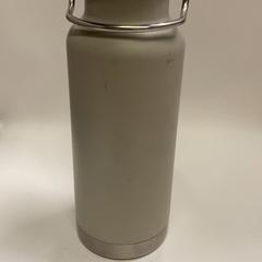 水筒, a été signalé par IKEA鶴浜 utilisant iLost