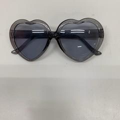 Gafas de sol, ha sido reportado por IKEA新三郷 con iLost