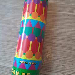 Waterfles  Gekleurde Yinka Ilori fles, amint azt RAI Amsterdam az iLost segítségével jelentette.