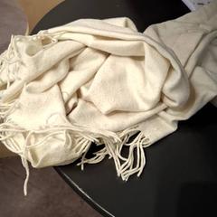 İLost kullanarak IKEA Paris - Plaisir tarafından bildirildiği gibi Battaniye Echarpe