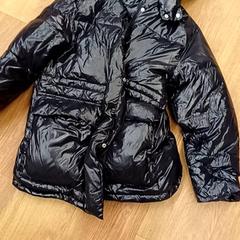 재킷 Zwart, iLost를 사용하여 HTM에 보고됨