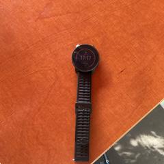Smartwatch Zwart suunto, as reported by Pinkpop using iLost