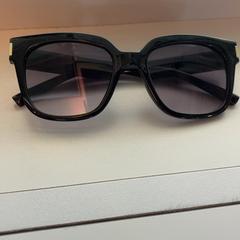 نظارات شمسية، كما تم الإبلاغ عنه بواسطة Arriva Limburg Noord عبر iLost