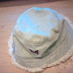 Kapelu Jeans, gisa salatu by Bobbejaanland iLost erabiliz