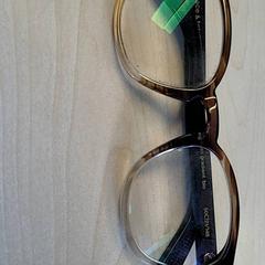 Szemüveg, amint azt Connexxion Haarlem IJmond az iLost segítségével jelentette.