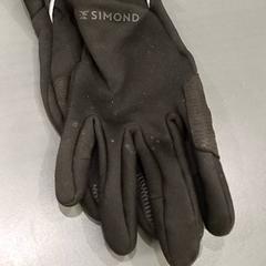 Gloves, as reported by Qbuzz GD Groningen HS using iLost