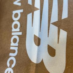 Purchase new balance, gemeldet von Designer Outlet Roermond über iLost