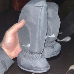 Handschoenen がiLostに報告されました