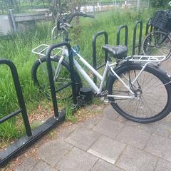 Sleutels fiets op ns overvecht. Afgegeven op nr 48, amint azt az iLostnak jelentették.
