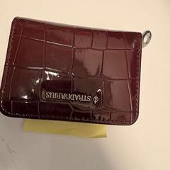 Portefeuilles, zoals gemeld door Ramada by Wyndham Amsterdam Airport Schiphol met iLost