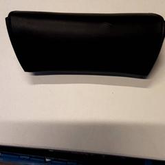 Szemüvegtok, amint azt Qbuzz ZHN az iLost segítségével jelentette.